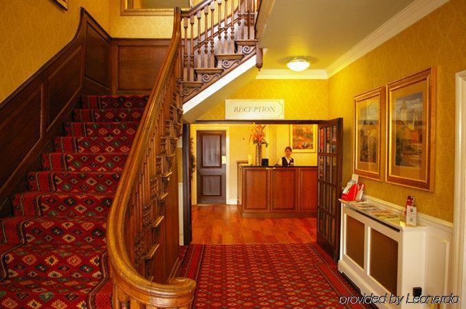 The Georgian, Haslemere, Surrey Интерьер фото