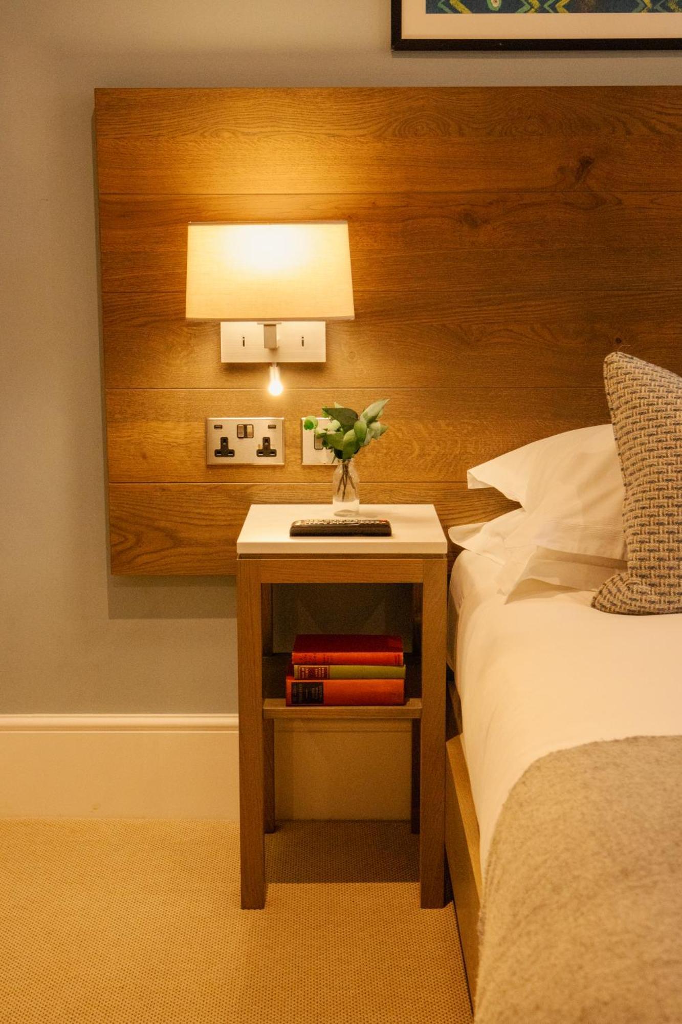 The Georgian, Haslemere, Surrey Экстерьер фото