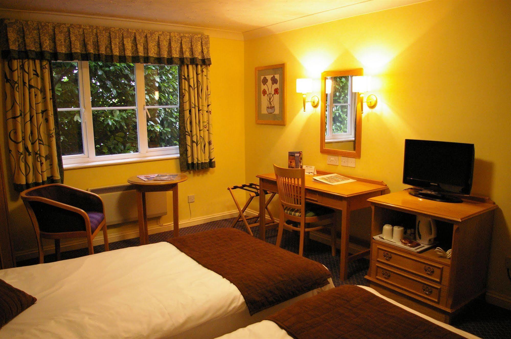 The Georgian, Haslemere, Surrey Экстерьер фото